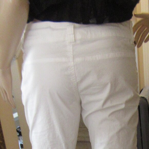 Ladies Size 5 Capri's – Capri Collection Garage - Picture 8 of 16